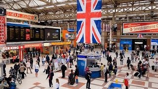 A Walk Through The London Victoria Station London England [upl. by Yekcor]